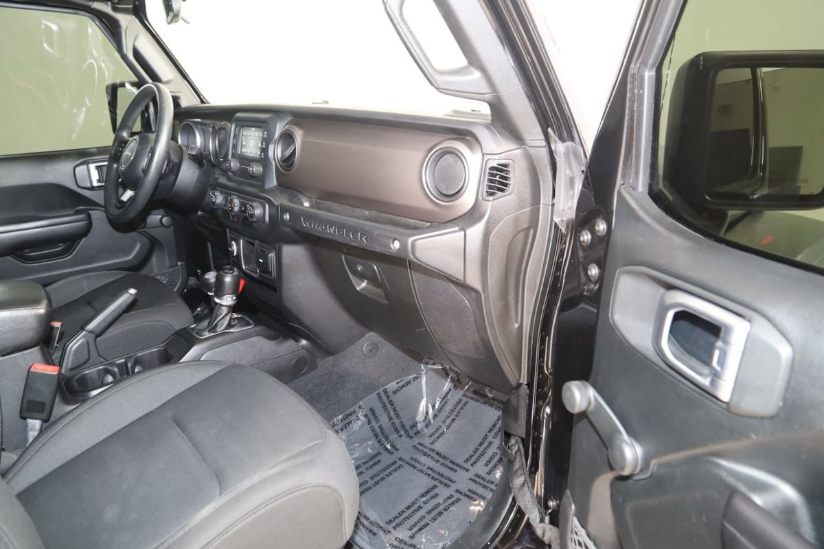 Used 2018 Jeep Wrangler Unlimited Sport AWD/4WD image 37