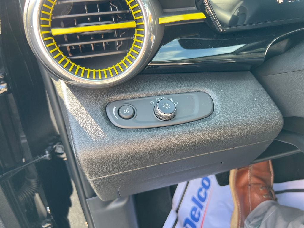 New 2025 Chevrolet Trax ACTIV w/ Driver Confidence Package image 19