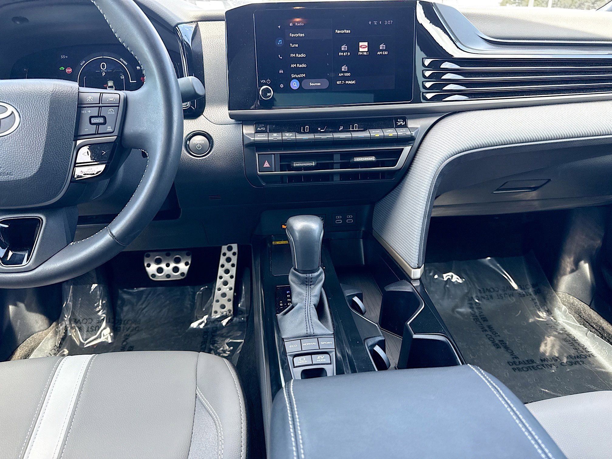 Used 2025 Toyota Camry SE image 17