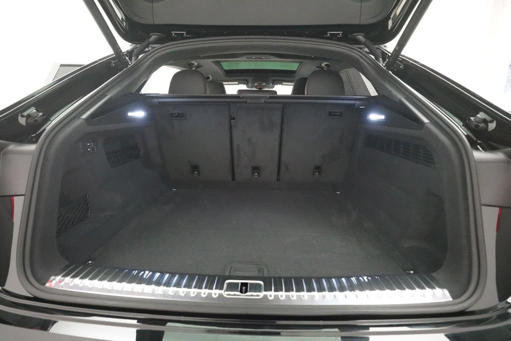 New 2027 Audi SQ8 Prestige AWD/4WD image 10