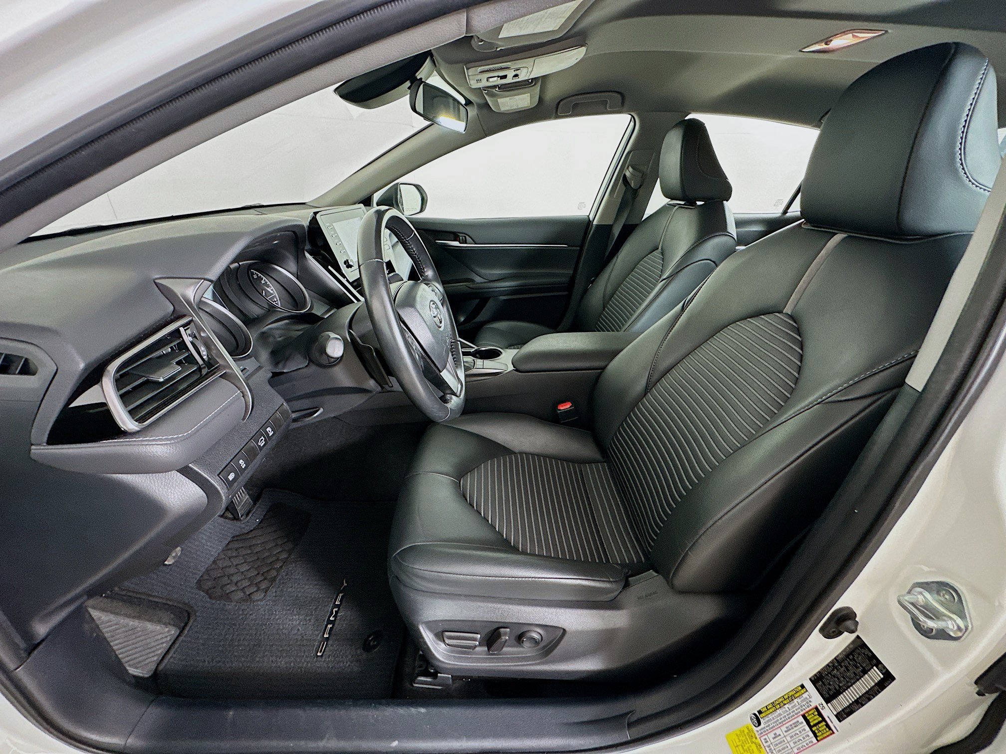 Used 2024 Toyota Camry SE FWD image 13