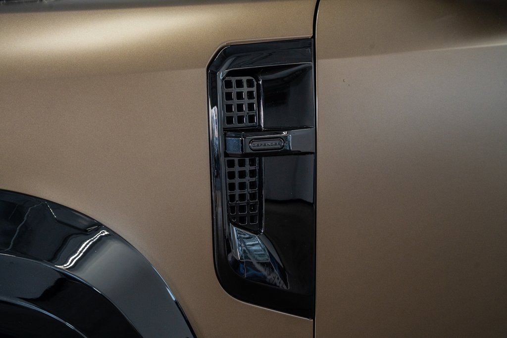 Used 2025 Land Rover Defender 110 X image 23