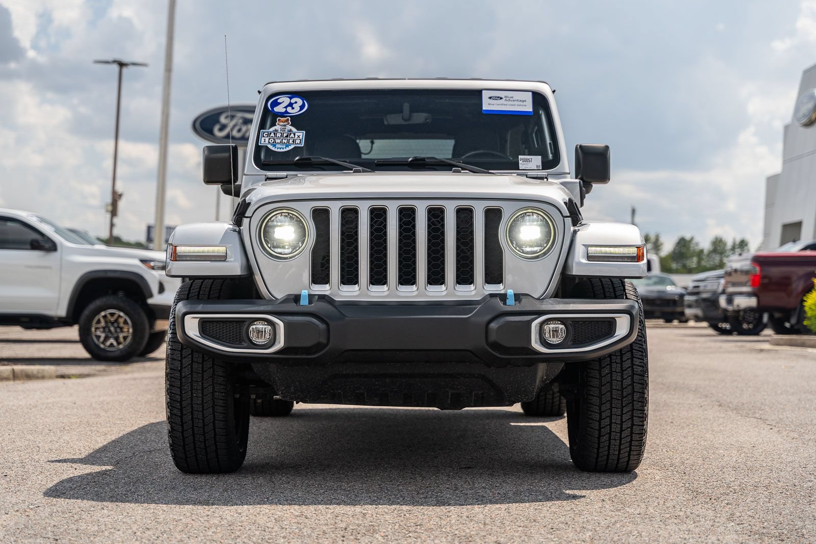 Used 2023 Jeep Wrangler Unlimited Sahara w/ Cold Weather Group AWD/4WD image 2