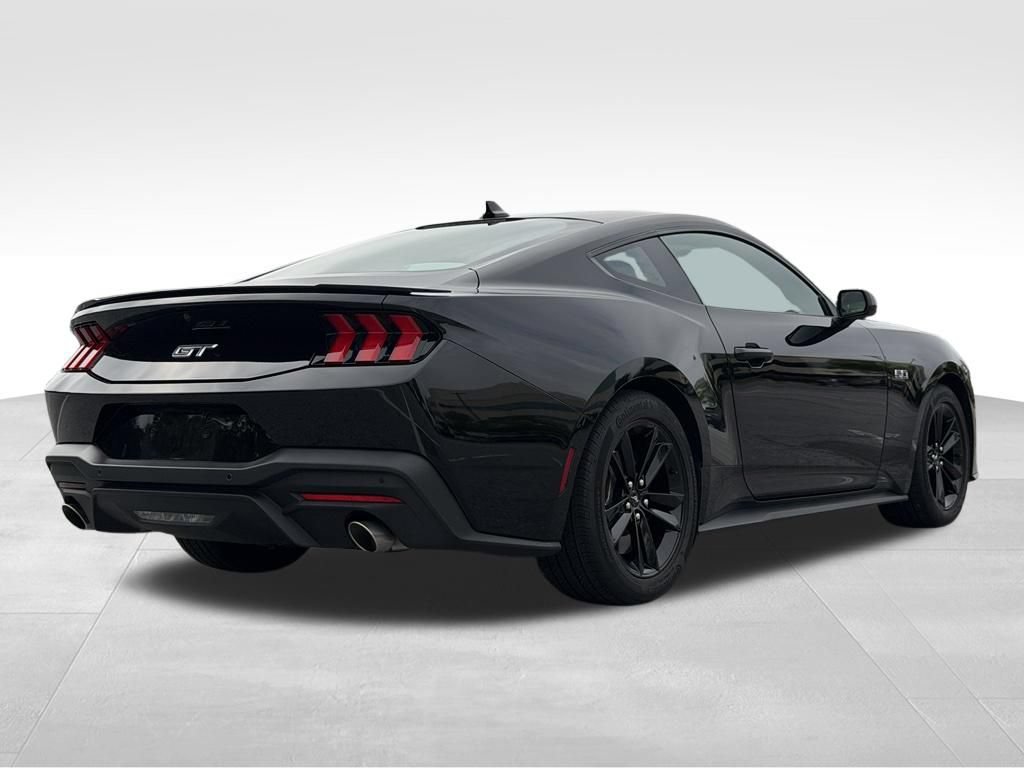 Used 2025 Ford Mustang GT RWD image 8