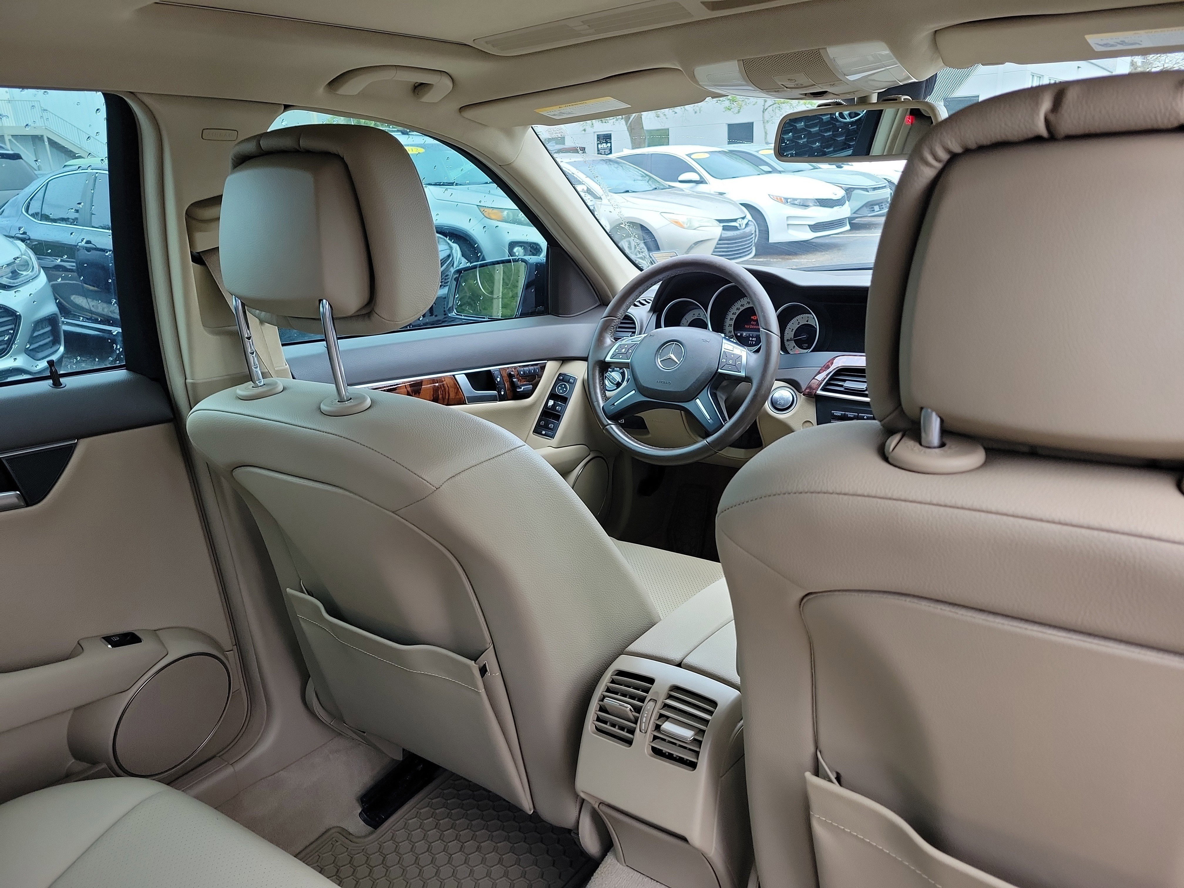 Used 2013 Mercedes-Benz C 250 Sedan image 12