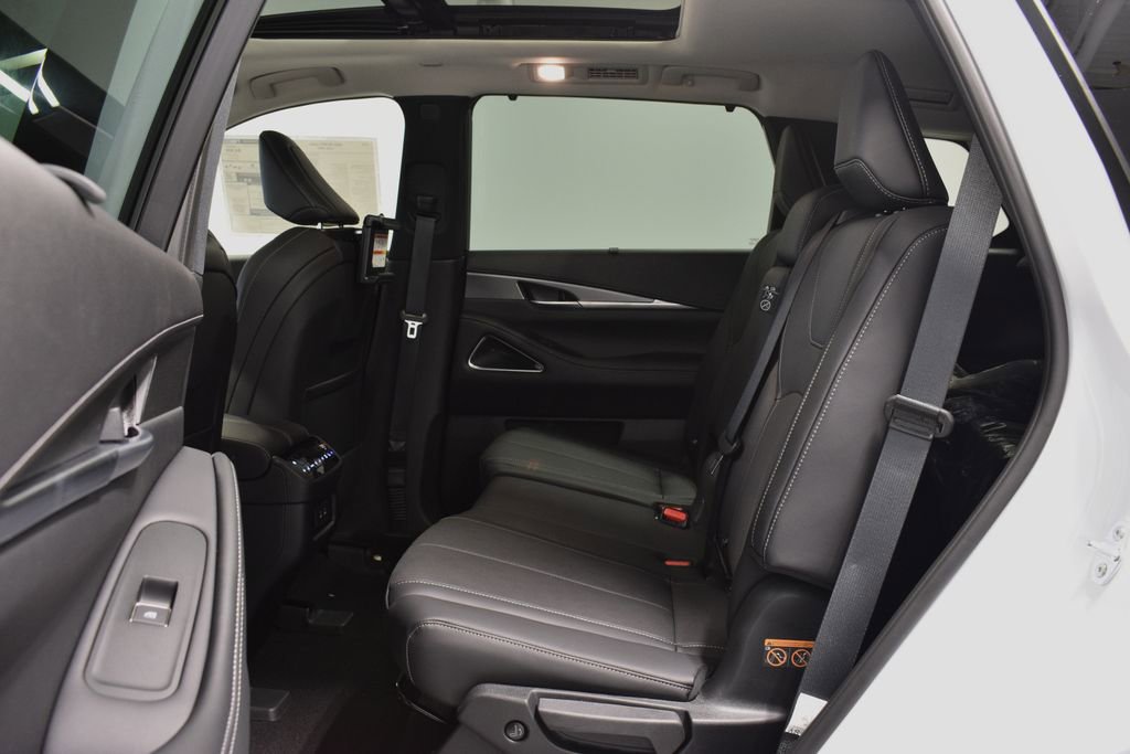 New 2026 INFINITI QX60 Luxe w/ Family Package image 29