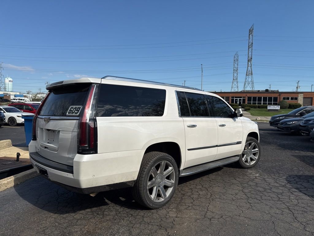 Used 2017 Cadillac Escalade ESV Luxury image 6
