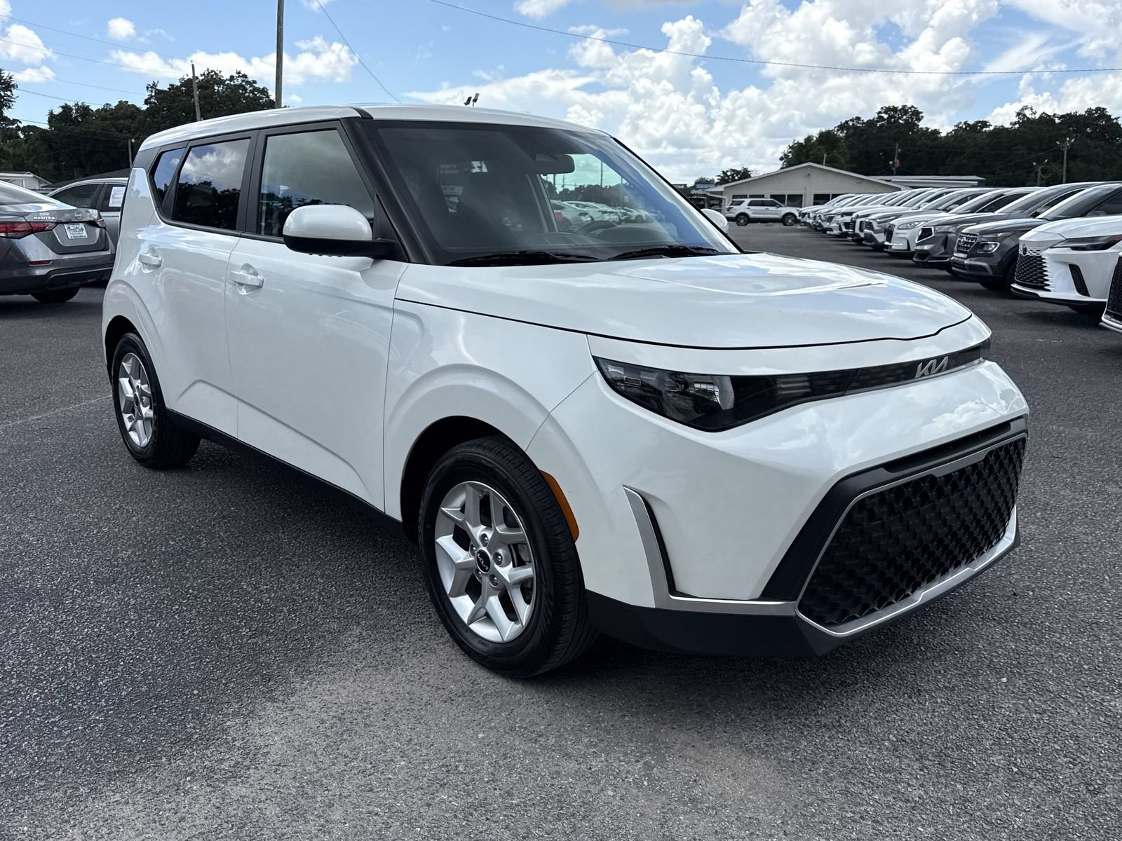Used 2023 Kia Soul LX w/ LX Technology Package FWD image 7
