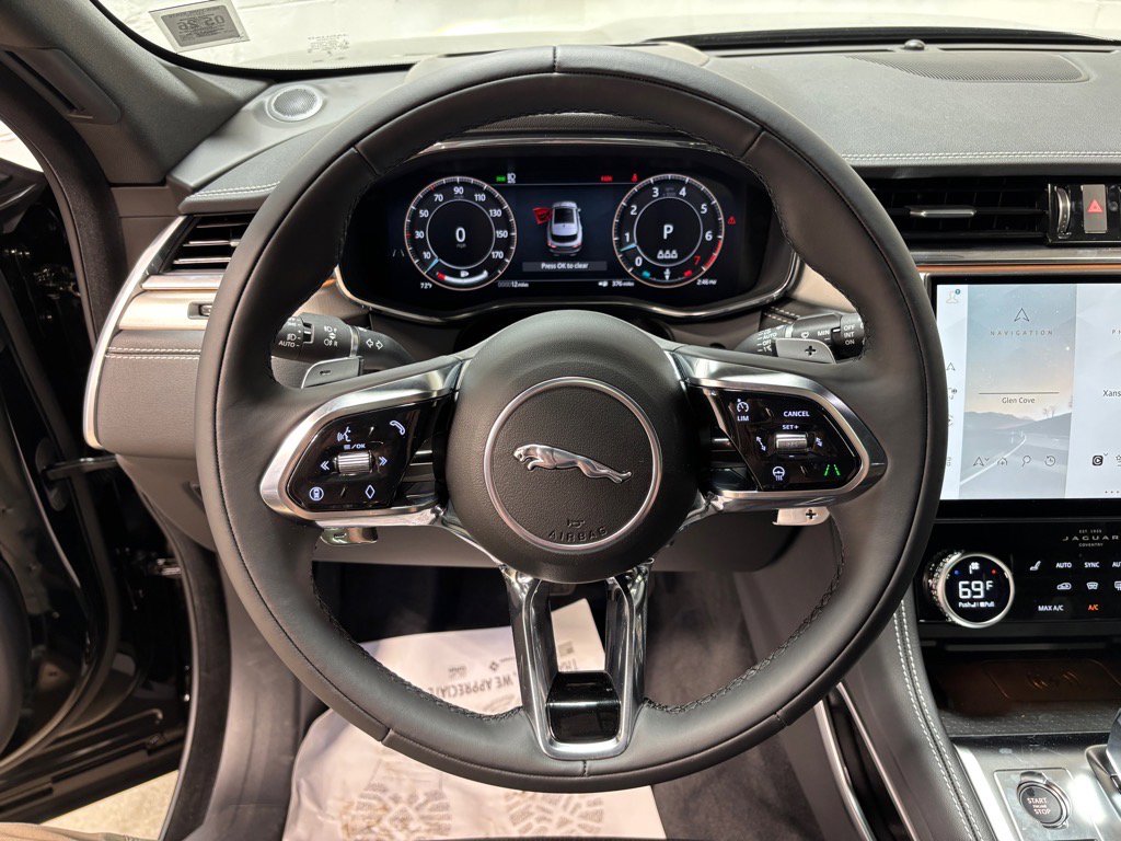 New 2026 Jaguar F-PACE R-Dynamic S image 18