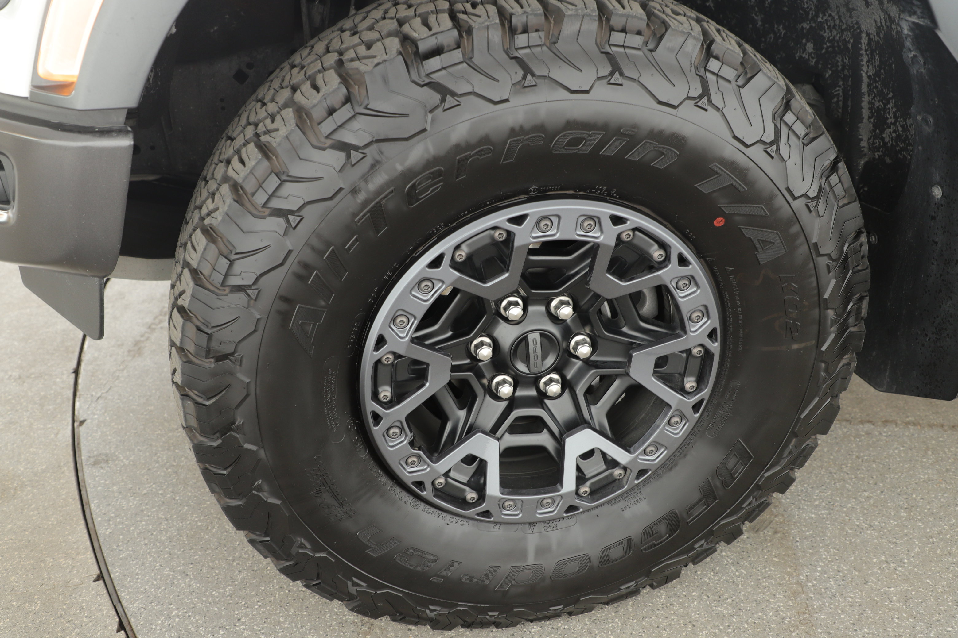 Used 2022 Ford F150 Raptor w/ Raptor 37 Performance Package image 4