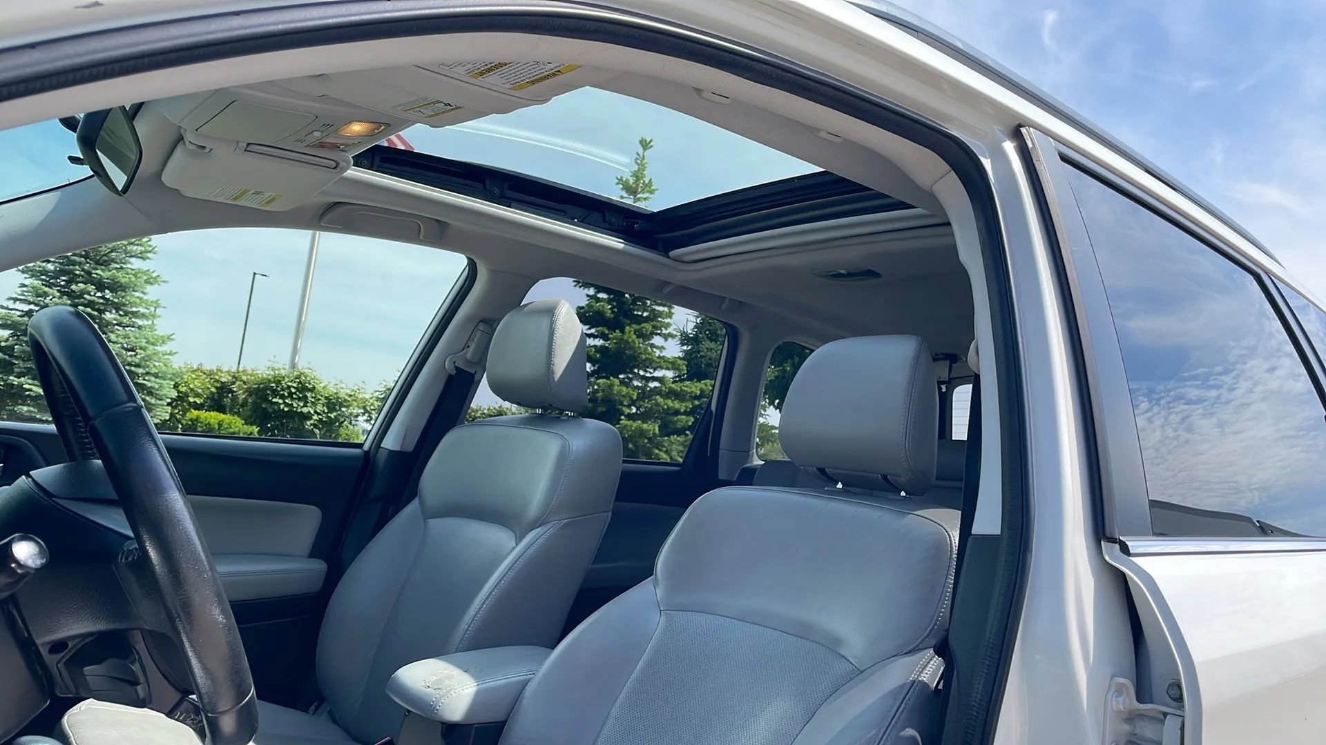 Used 2014 Subaru Forester 2.5i Limited AWD/4WD image 10