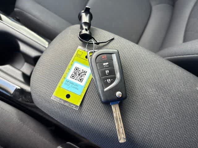 Used 2022 Toyota Corolla LE FWD image 27