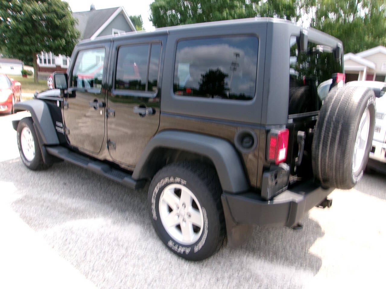 Used 2011 Jeep Wrangler Unlimited Sport AWD/4WD image 4