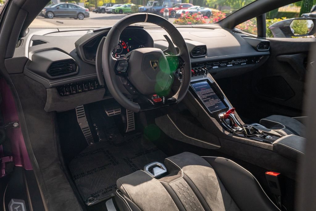 Used 2024 Lamborghini Huracan Sterrato image 6