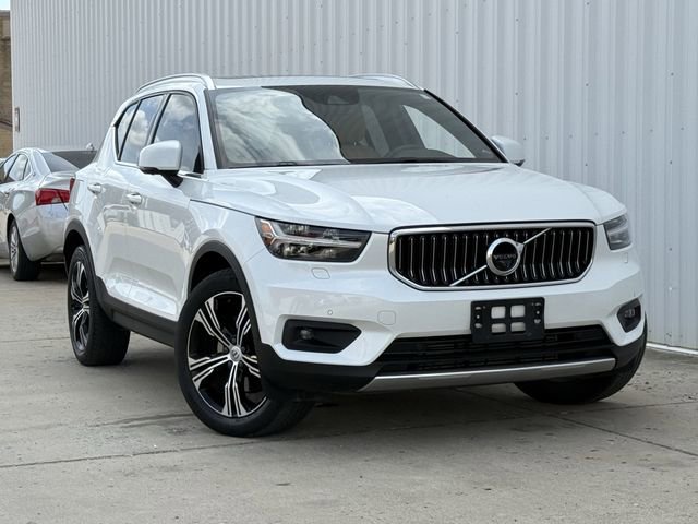 Used 2022 Volvo XC40 T5 Inscription w/ Advanced Package image 2