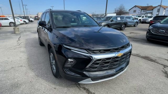 New 2025 Chevrolet Blazer LT w/ Convenience Package AWD/4WD image 4