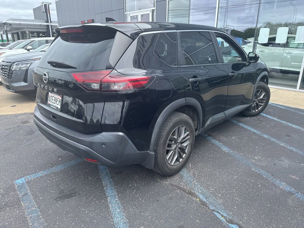 Used 2021 Nissan Rogue S FWD image 3