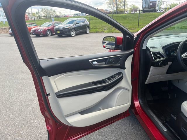 Certified 2024 Ford Edge Titanium AWD/4WD image 32