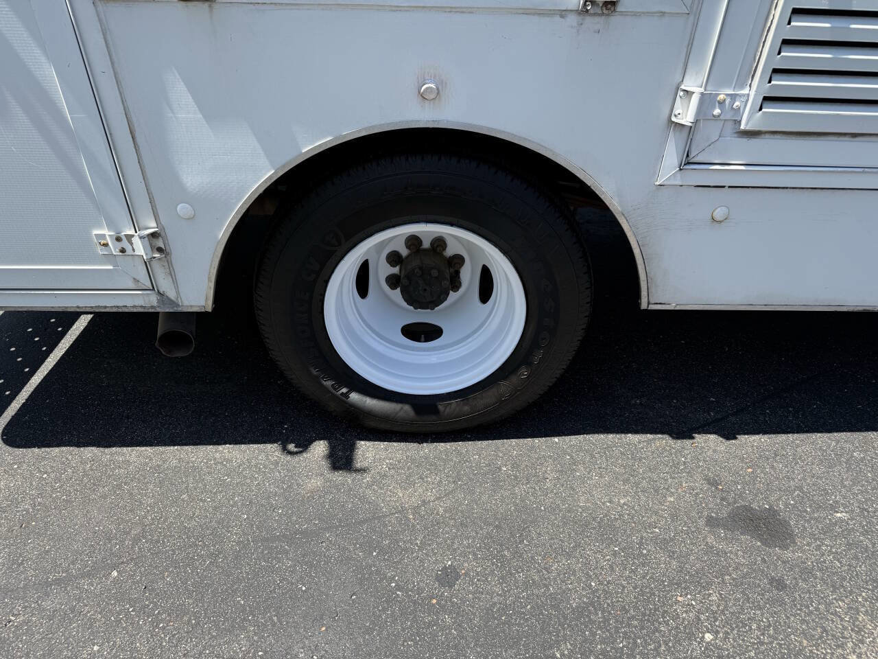 Used 2008 Ford E-350 and Econoline 350 Super Duty image 15