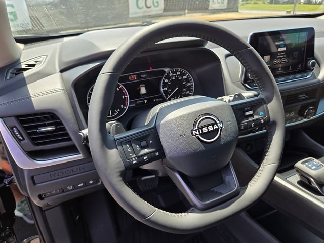 New 2026 Nissan Rogue Dark Armor FWD image 9