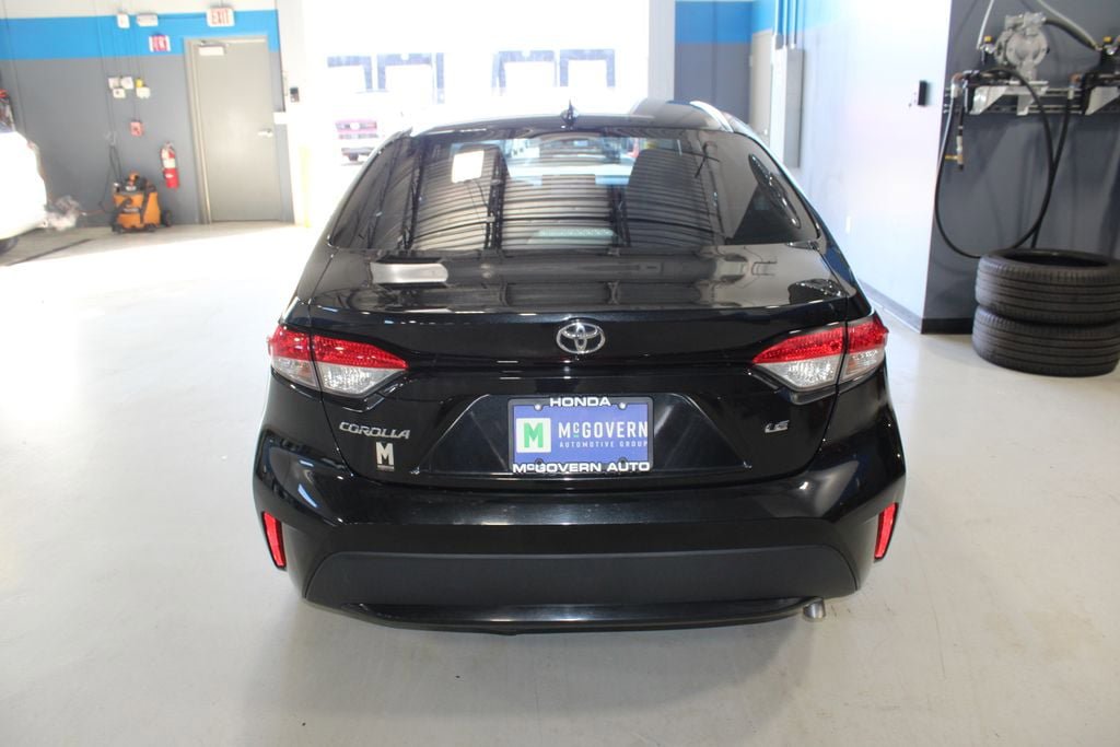 Used 2022 Toyota Corolla LE FWD image 36