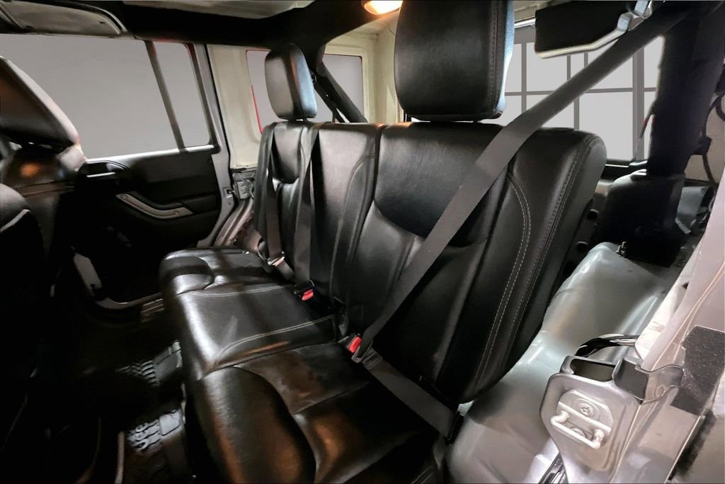 Used 2015 Jeep Wrangler Unlimited Sport AWD/4WD image 24