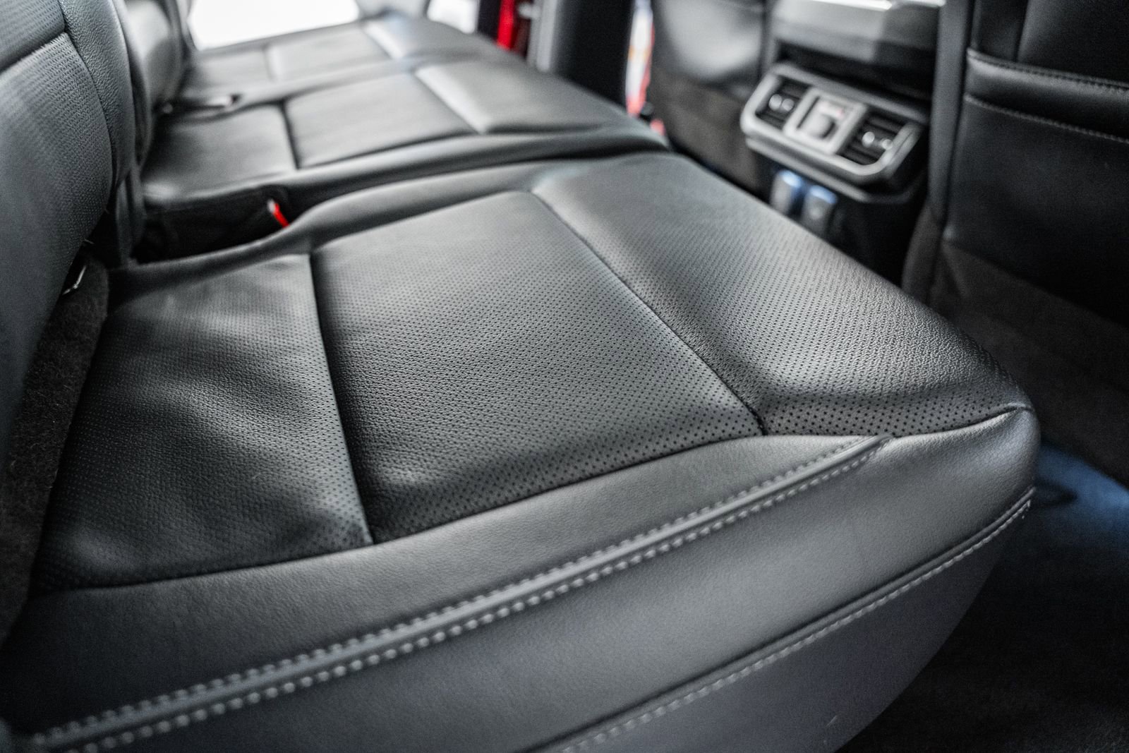 Certified 2022 Ford F150 Lariat w/ Equipment Group 502A High image 36