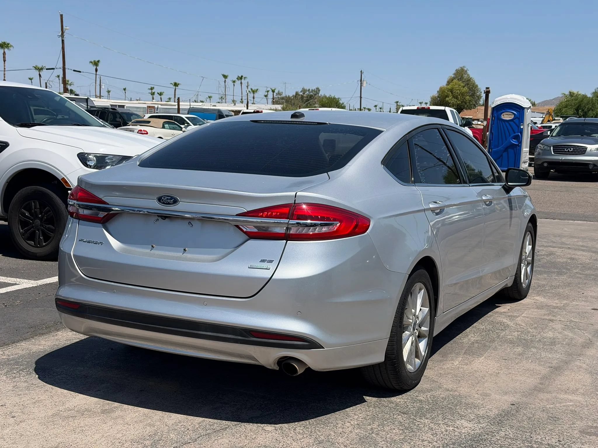 Used 2017 Ford Fusion SE FWD image 10