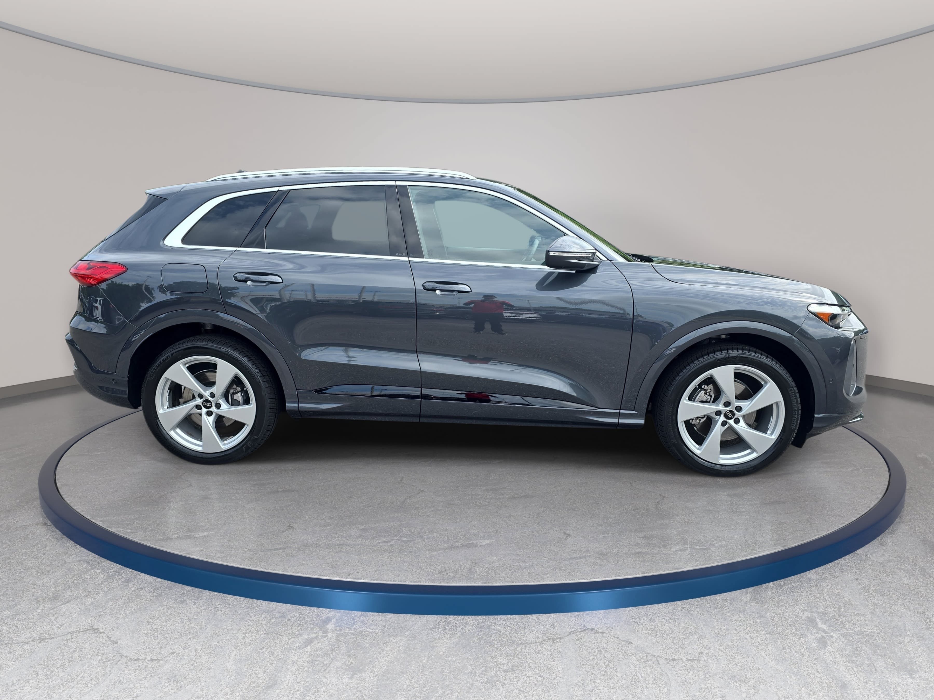 Certified 2025 Audi Q5 Prestige AWD/4WD image 4