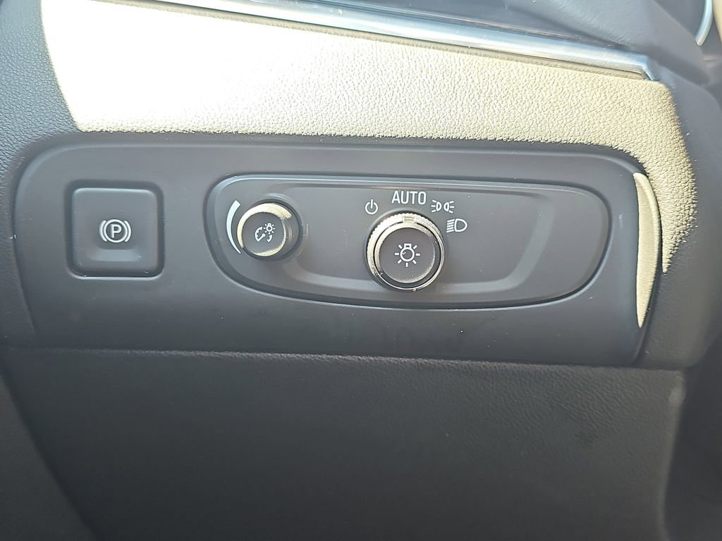 Used 2020 Buick Enclave Avenir AWD/4WD image 32