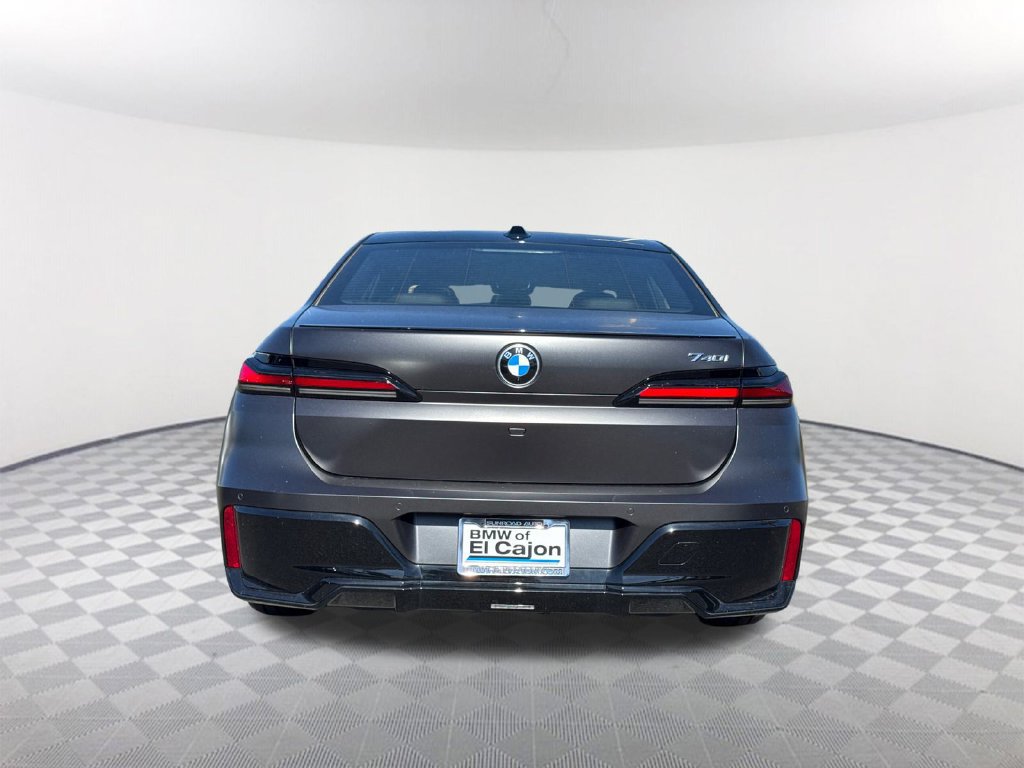 New 2026 BMW 740i RWD image 5