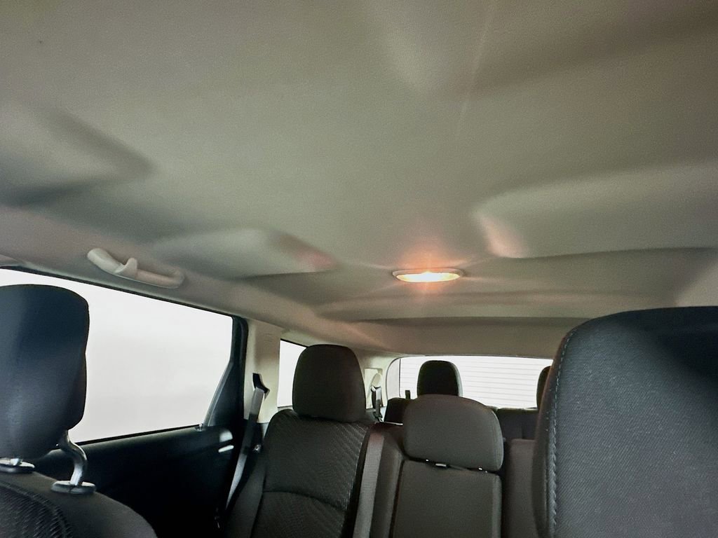 Used 2018 Dodge Journey SE image 19