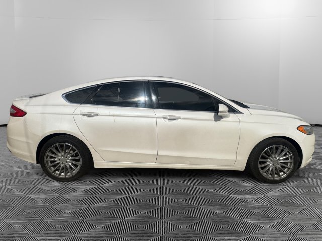 Used 2016 Ford Fusion Titanium FWD image 3