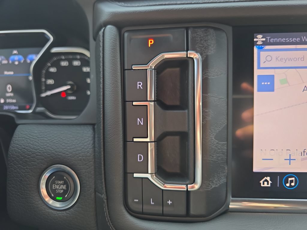 Used 2021 GMC Yukon Denali w/ Denali Premium Package RWD image 24