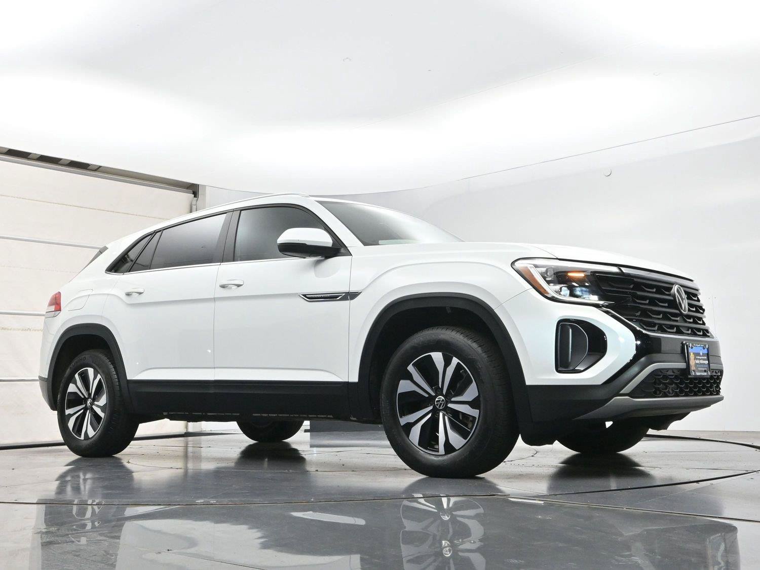 Used 2024 Volkswagen Atlas Cross Sport SE AWD/4WD image 34