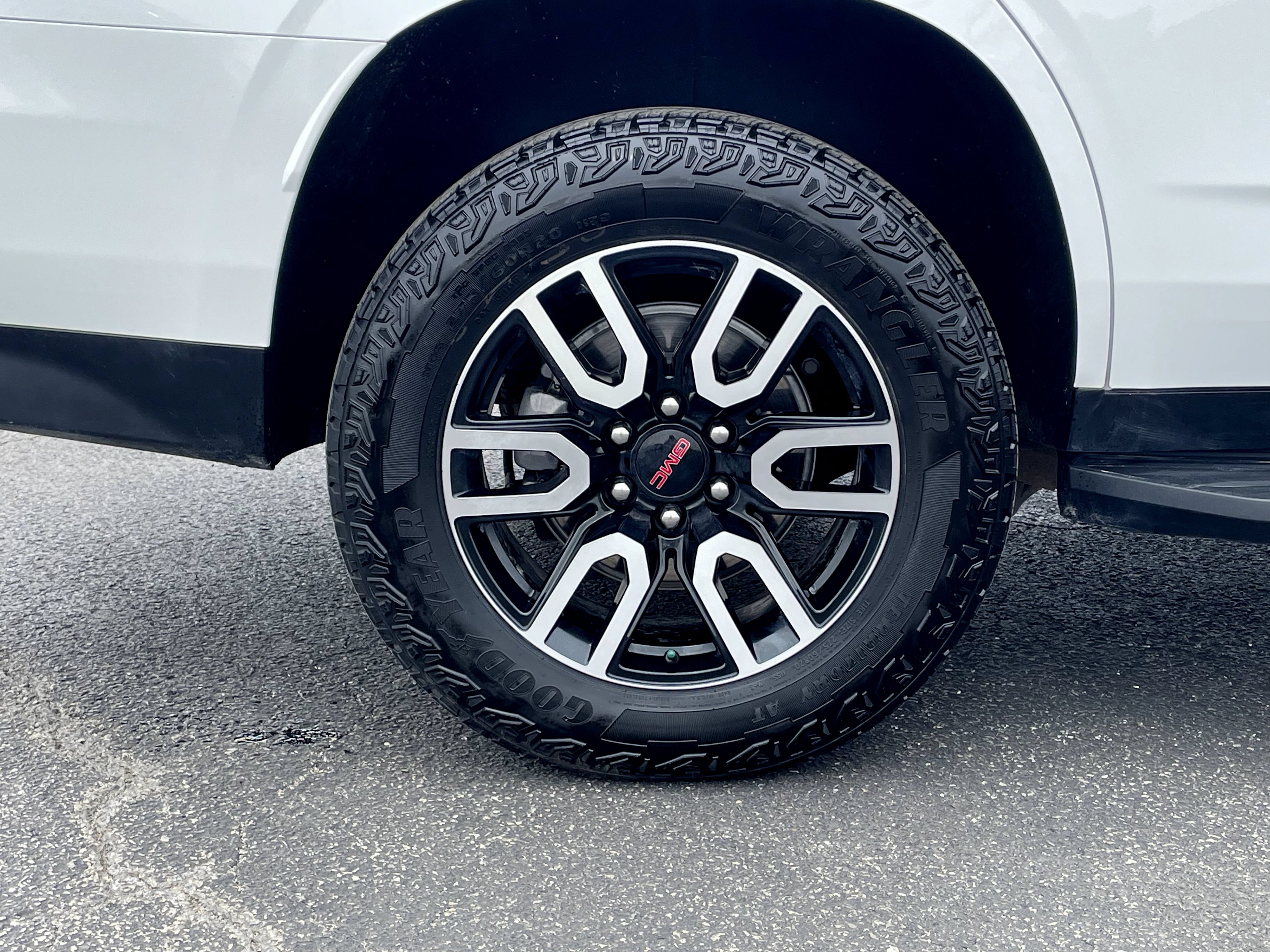 Certified 2024 GMC Yukon AT4 w/ Technology Package AWD/4WD image 10