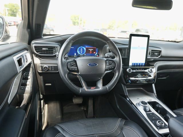Used 2022 Ford Explorer ST w/ ST Street Pack image 15
