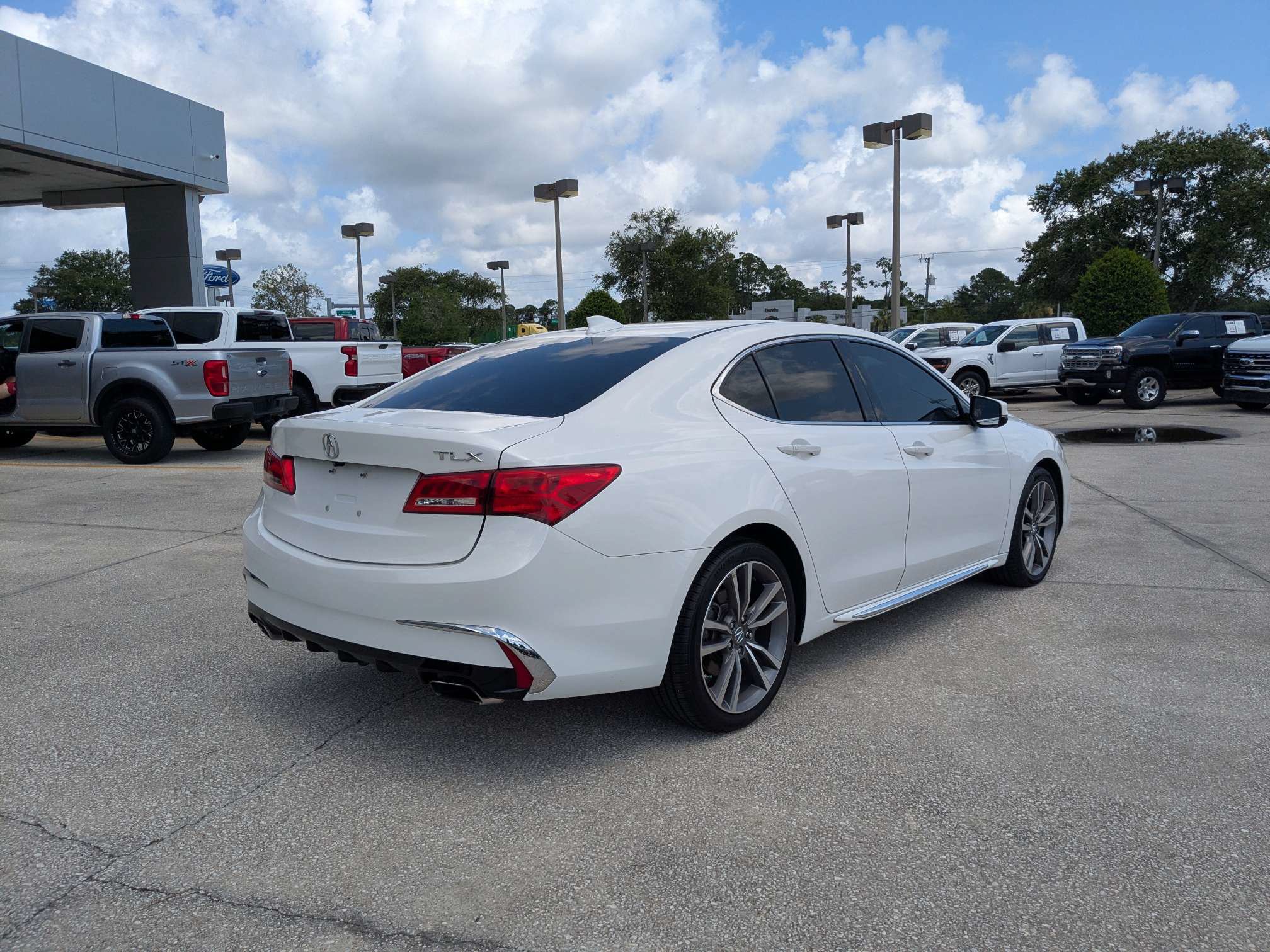 Used 2020 Acura TLX w/ Technology Package FWD image 4