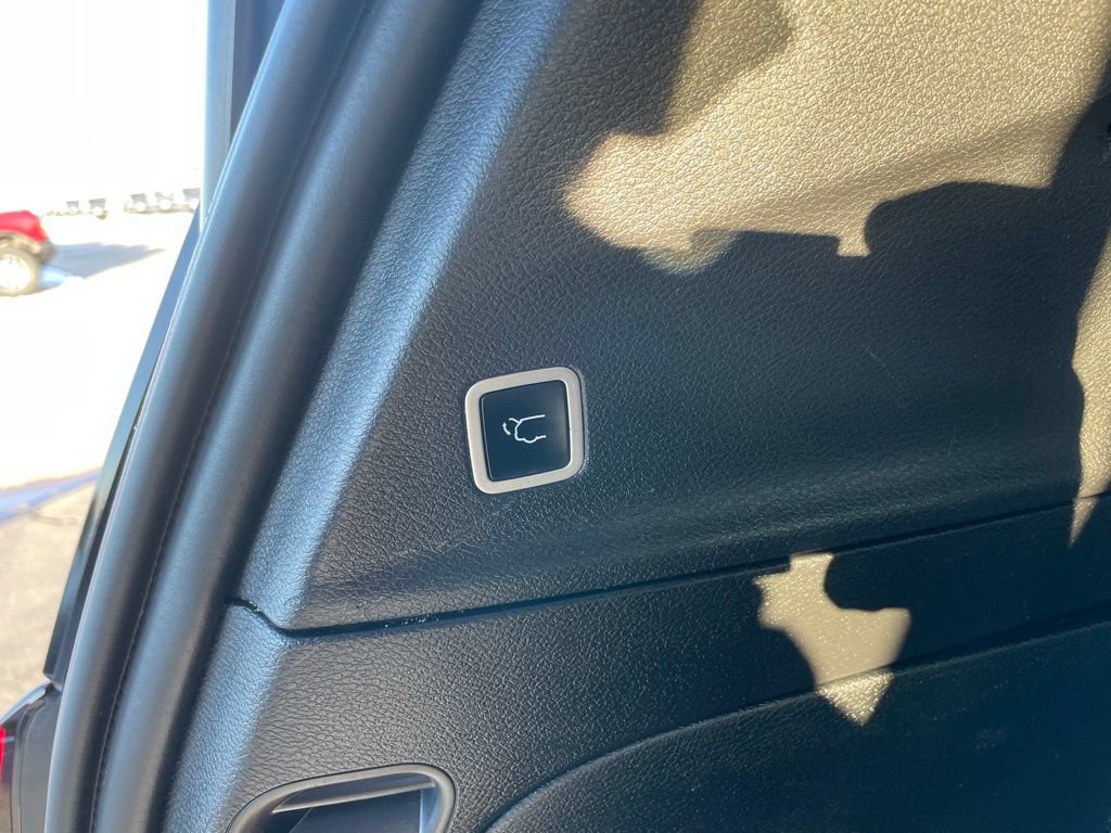 Used 2025 Chrysler Pacifica Limited FWD image 34