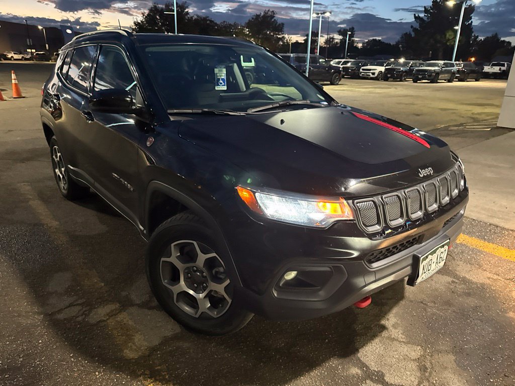 Used 2022 Jeep Compass Trailhawk w/ Sun and Sound Group AWD/4WD image 3