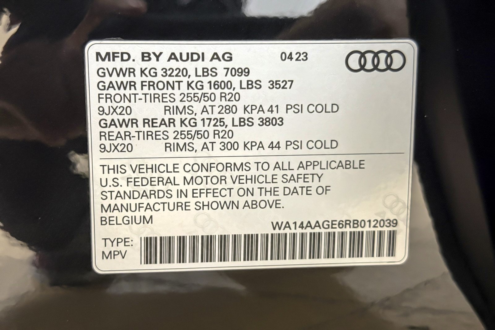 Used 2024 Audi Q8 e-tron Premium AWD/4WD image 28