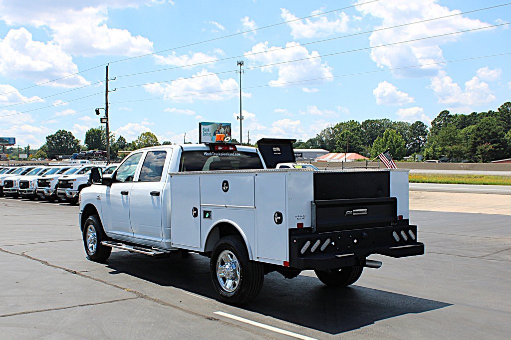 Used 2024 RAM 2500 Tradesman w/ Chrome Appearance Group AWD/4WD image 4