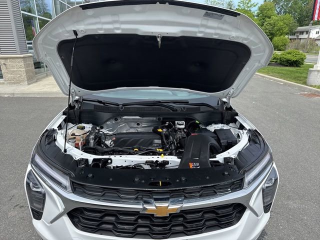 Used 2024 Chevrolet Trax LT FWD image 17