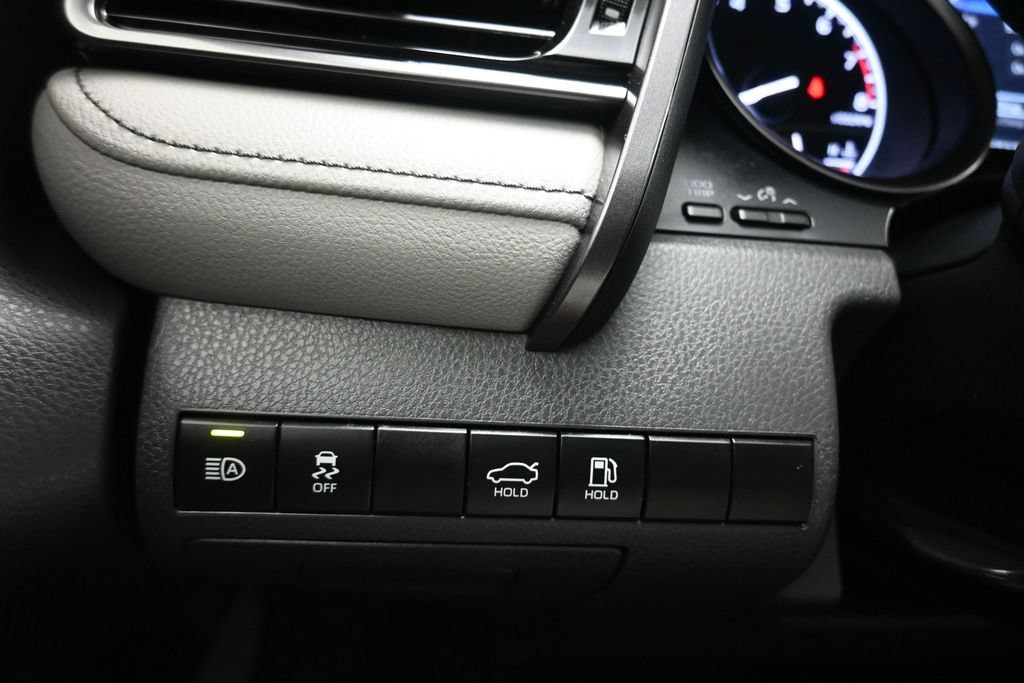 Used 2024 Toyota Camry SE w/ Convenience Package FWD image 26