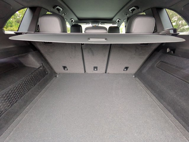 Certified 2025 Porsche Cayenne AWD/4WD image 22