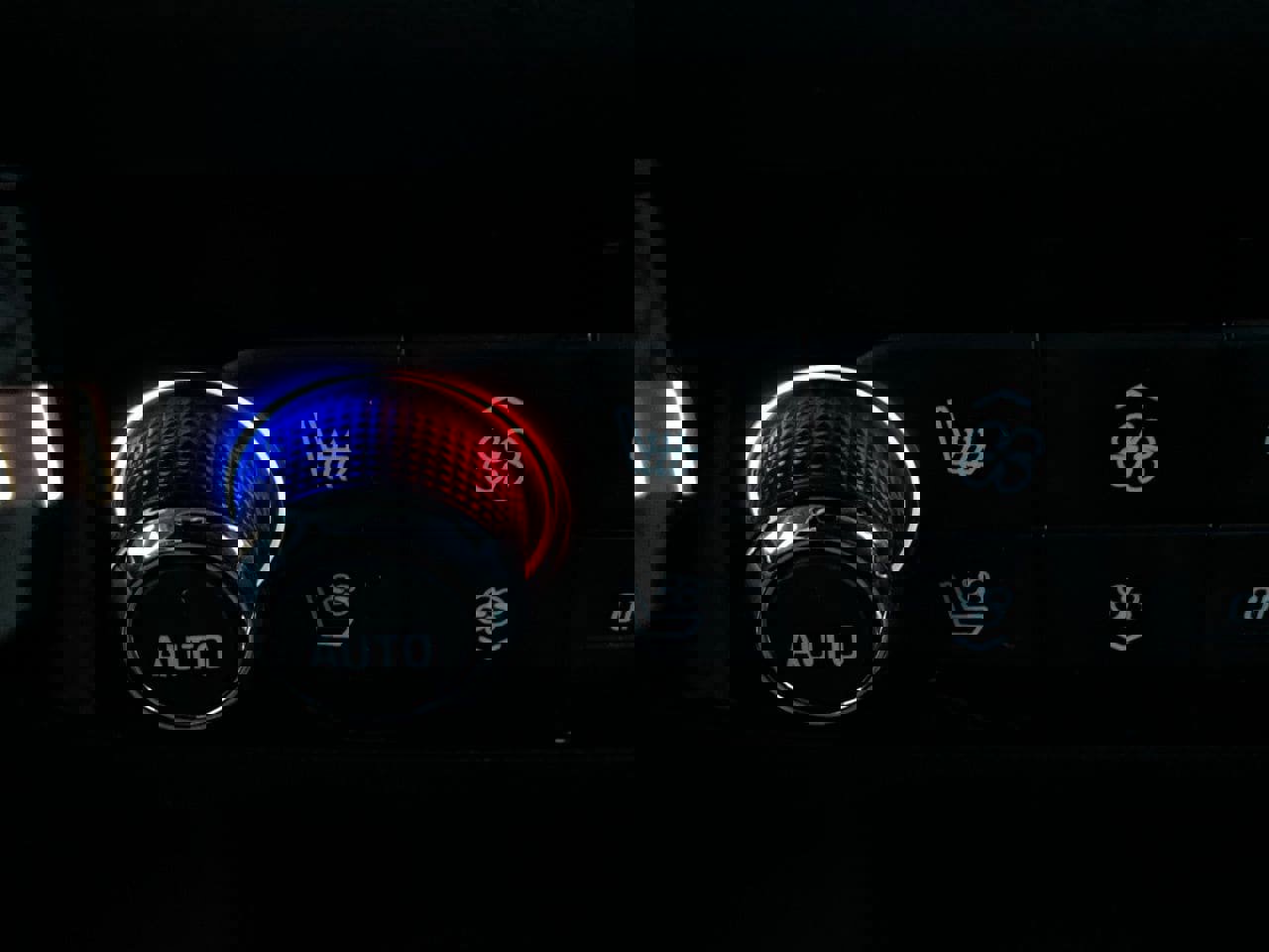 Used 2018 Buick Enclave Avenir w/ Avenir Technology Package image 33