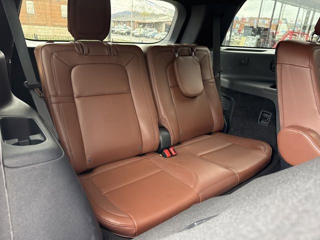 Used 2025 Lincoln Aviator Reserve w/ Jet Appearance Package image 13
