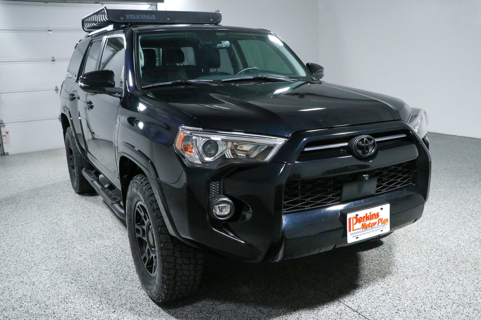 Used 2023 Toyota 4Runner SR5 Premium w/ Moonroof Package AWD/4WD image 5