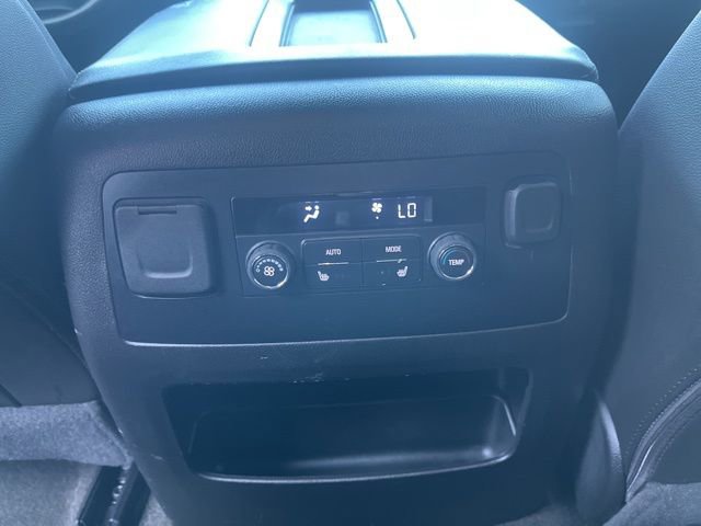 Used 2018 GMC Yukon SLT image 18