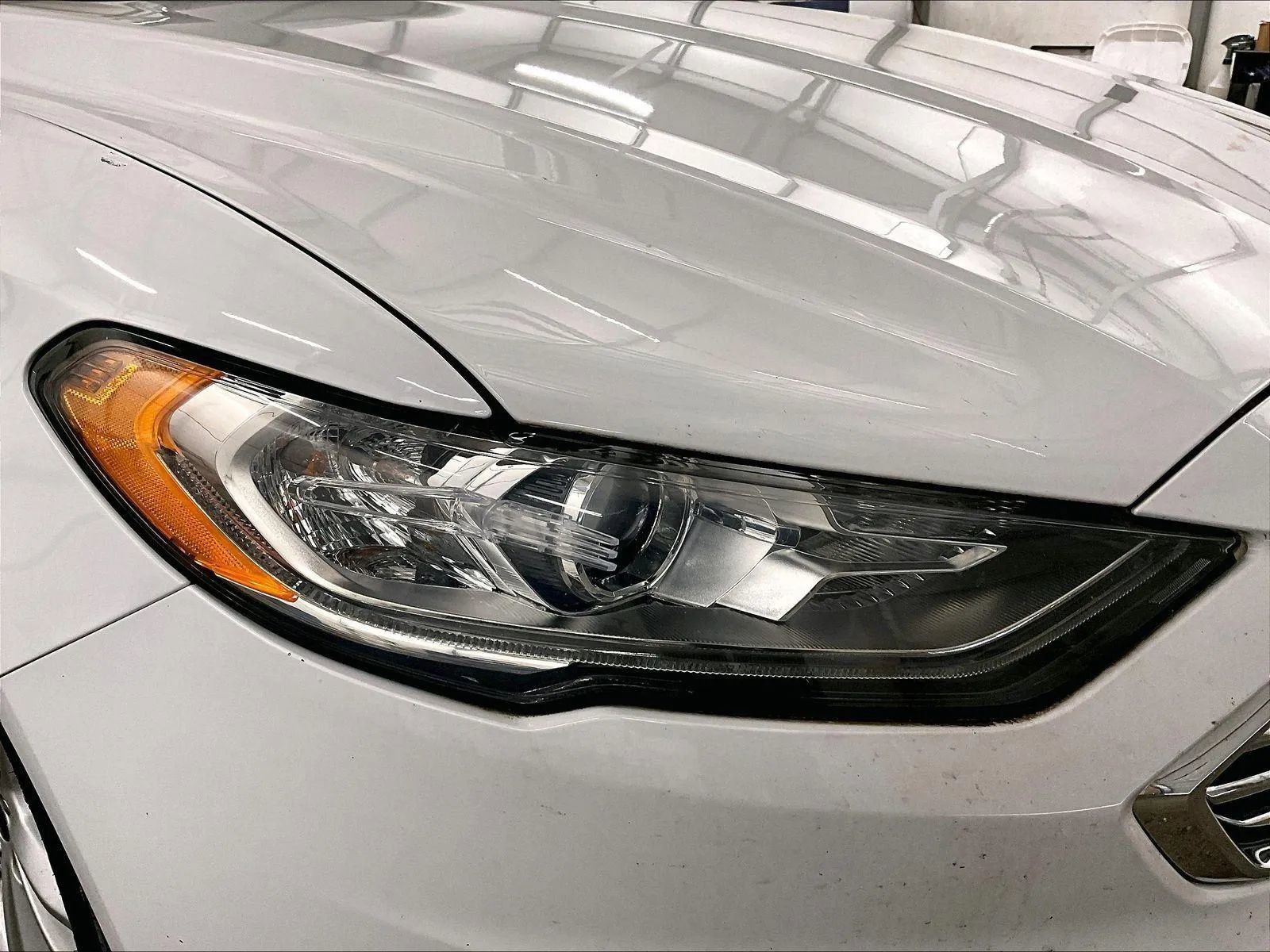 Used 2018 Ford Fusion SE FWD image 27